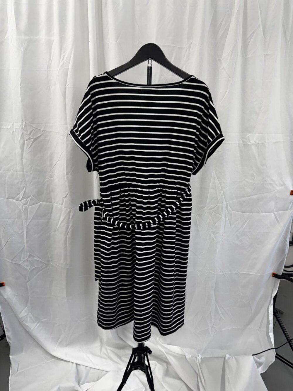NWT BloomChic Supersoft Essentials Black White Stripe A-Line T-Shirt Dress 14-16 - Picture 4 of 13